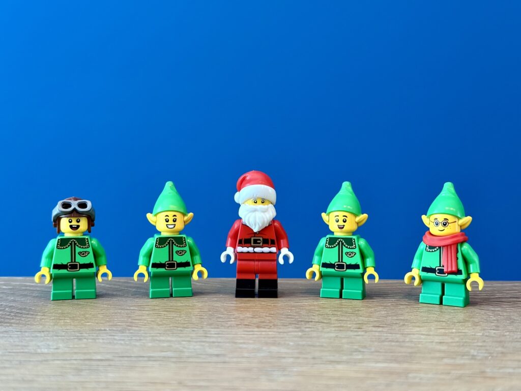 lego icons 10339 santa’s post office00010