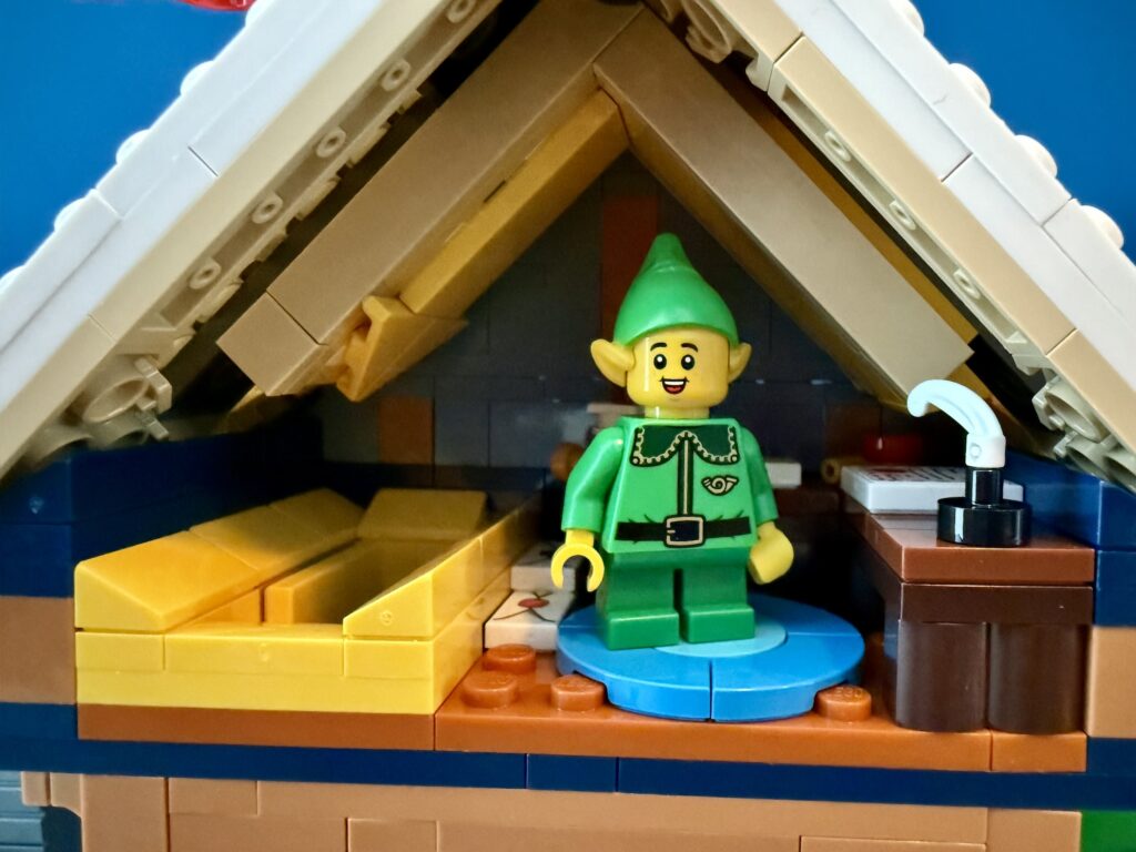 lego icons 10339 santa’s post office00030