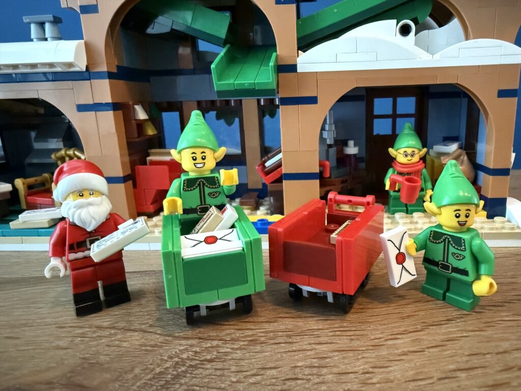 lego icons 10339 santa’s post office00035