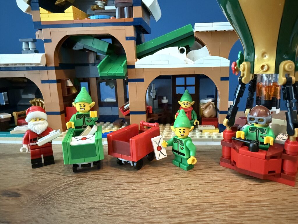 lego icons 10339 santa’s post office00036