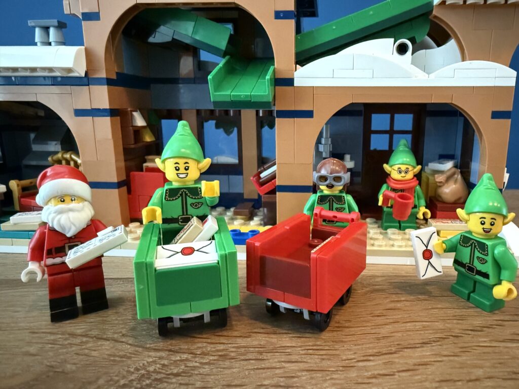 lego icons 10339 santa’s post office00037