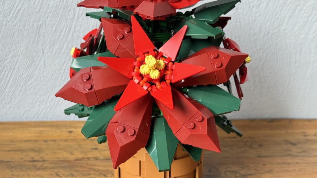 lego icons 10370 poinsettia6