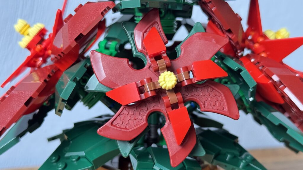 lego icons 10370 poinsettia7