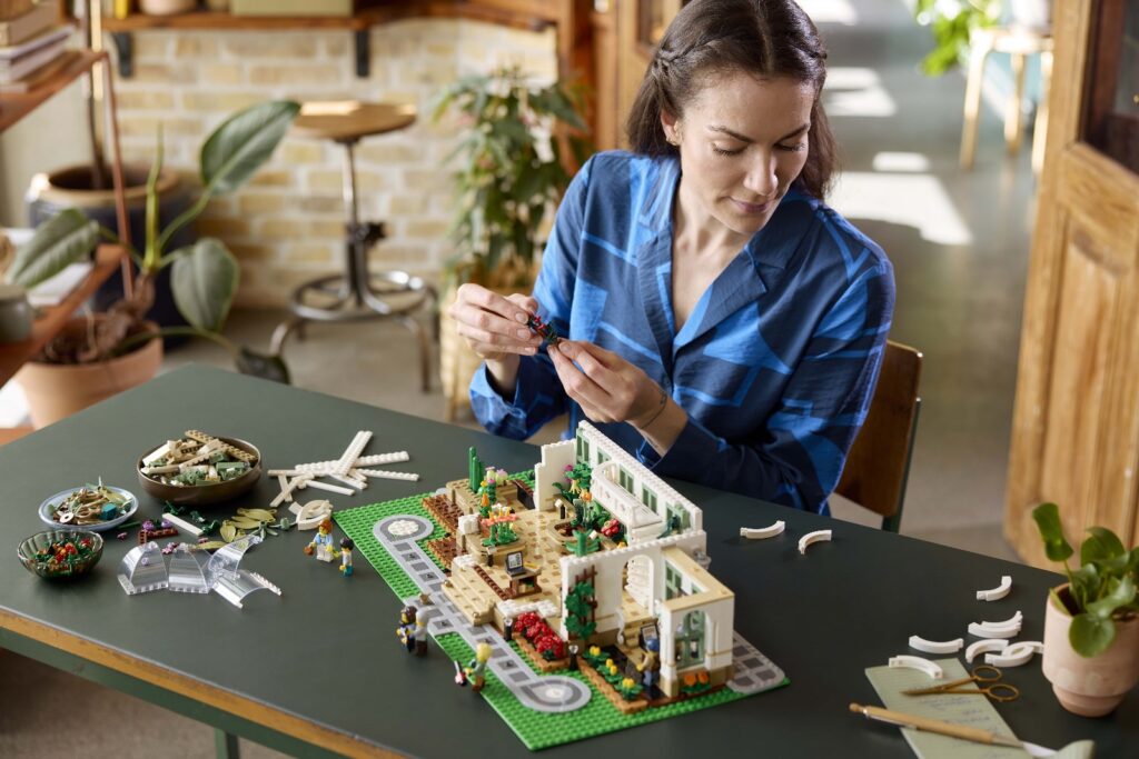 lego ideas 21353 botanical garden (10)
