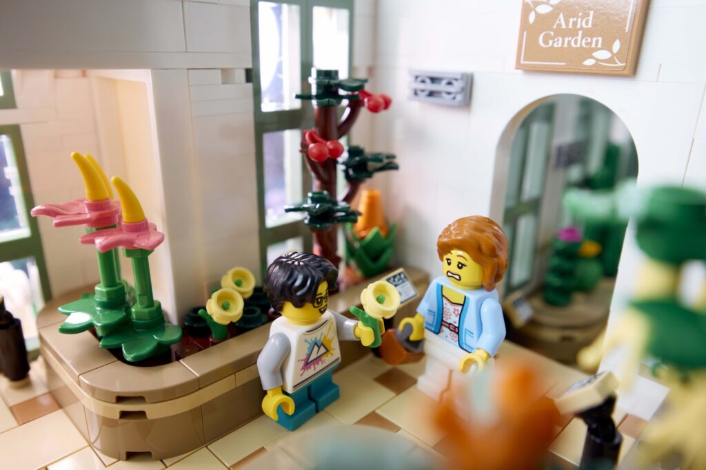 lego ideas 21353 botanical garden (12)