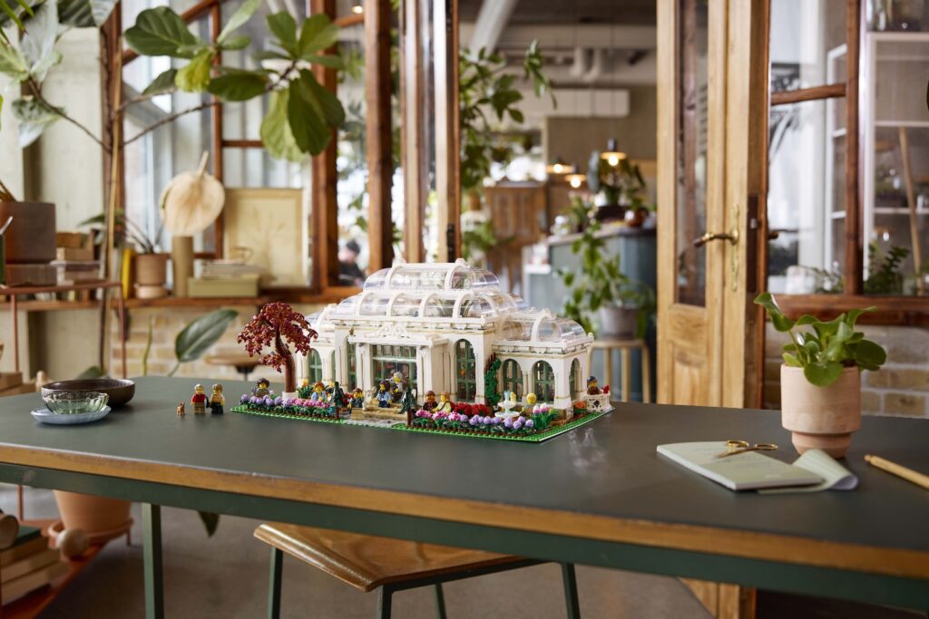 lego ideas 21353 botanical garden (9)