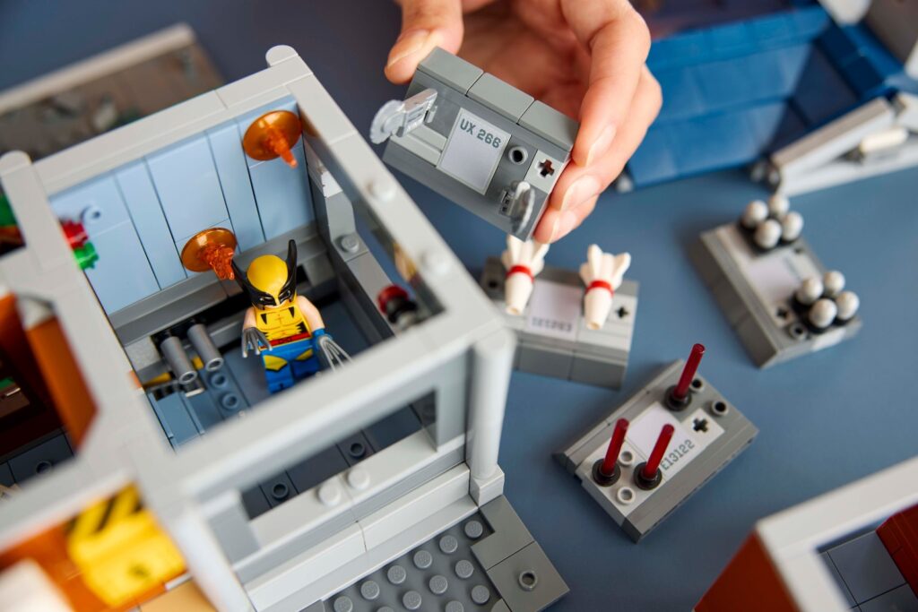 lego marvel 76294 x men the x mansion lifestyle (7)