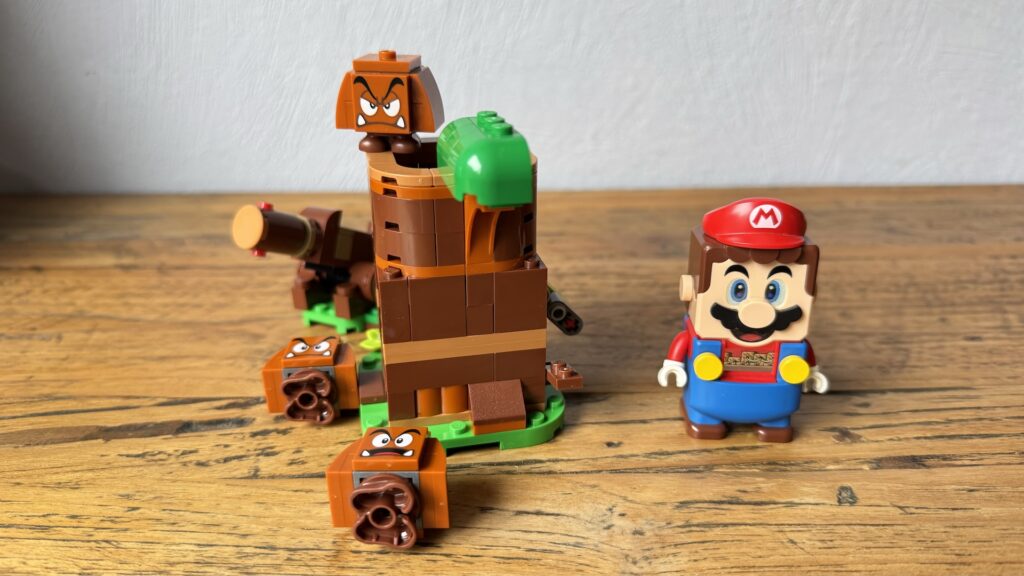 lego super mario 71433 goomba's playground4