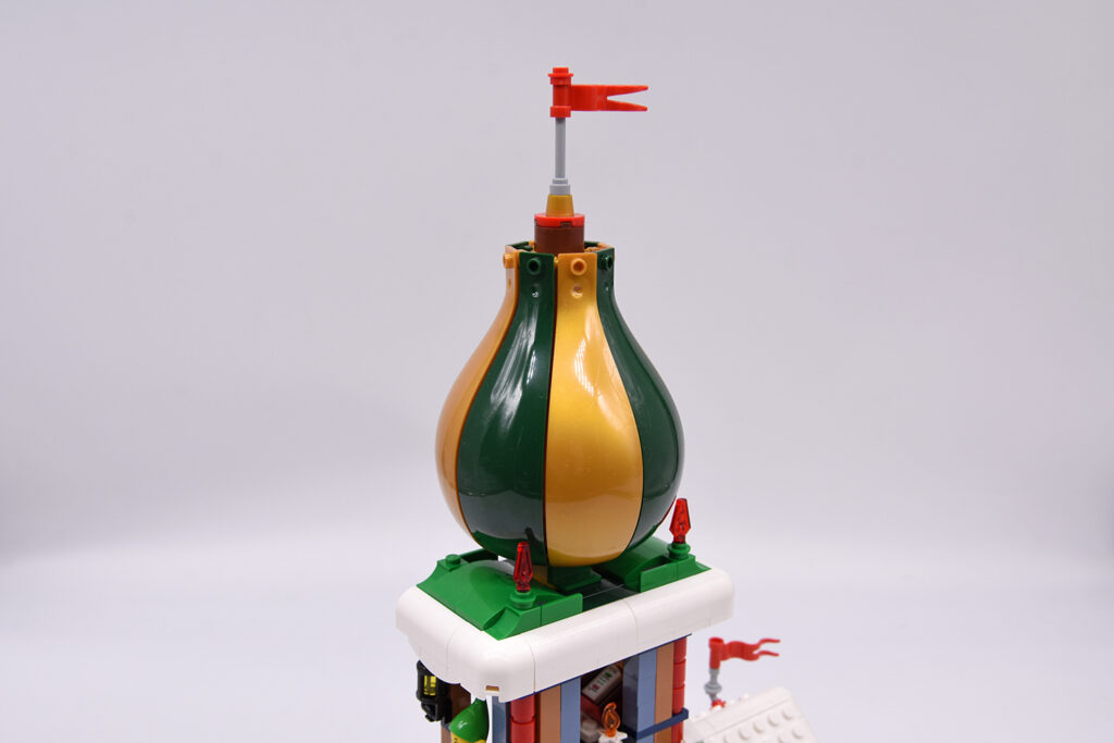 lego 10339 santa's winter palace (11)