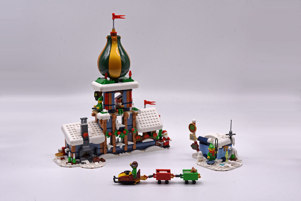 lego 10339 santa's winter palace (3)