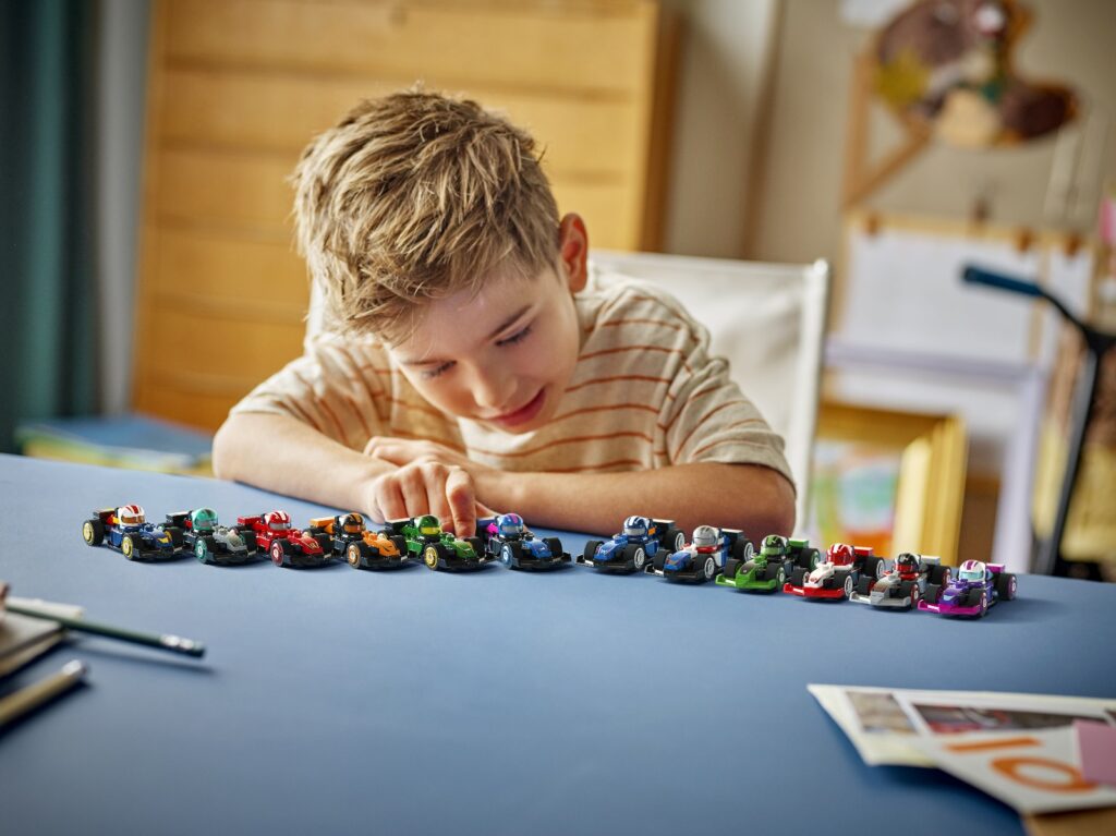 lego 71049 f1 collectible race cars (3)