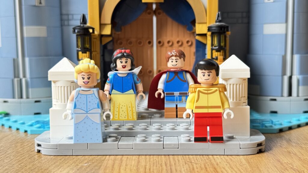 lego disney 43222 disney castle3