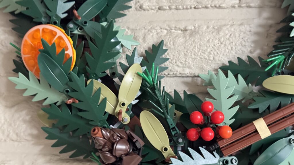 lego icons 10340 wreath4
