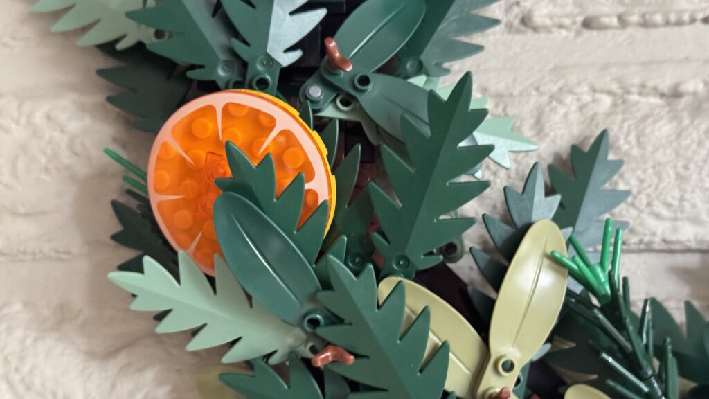 lego icons 10340 wreath6