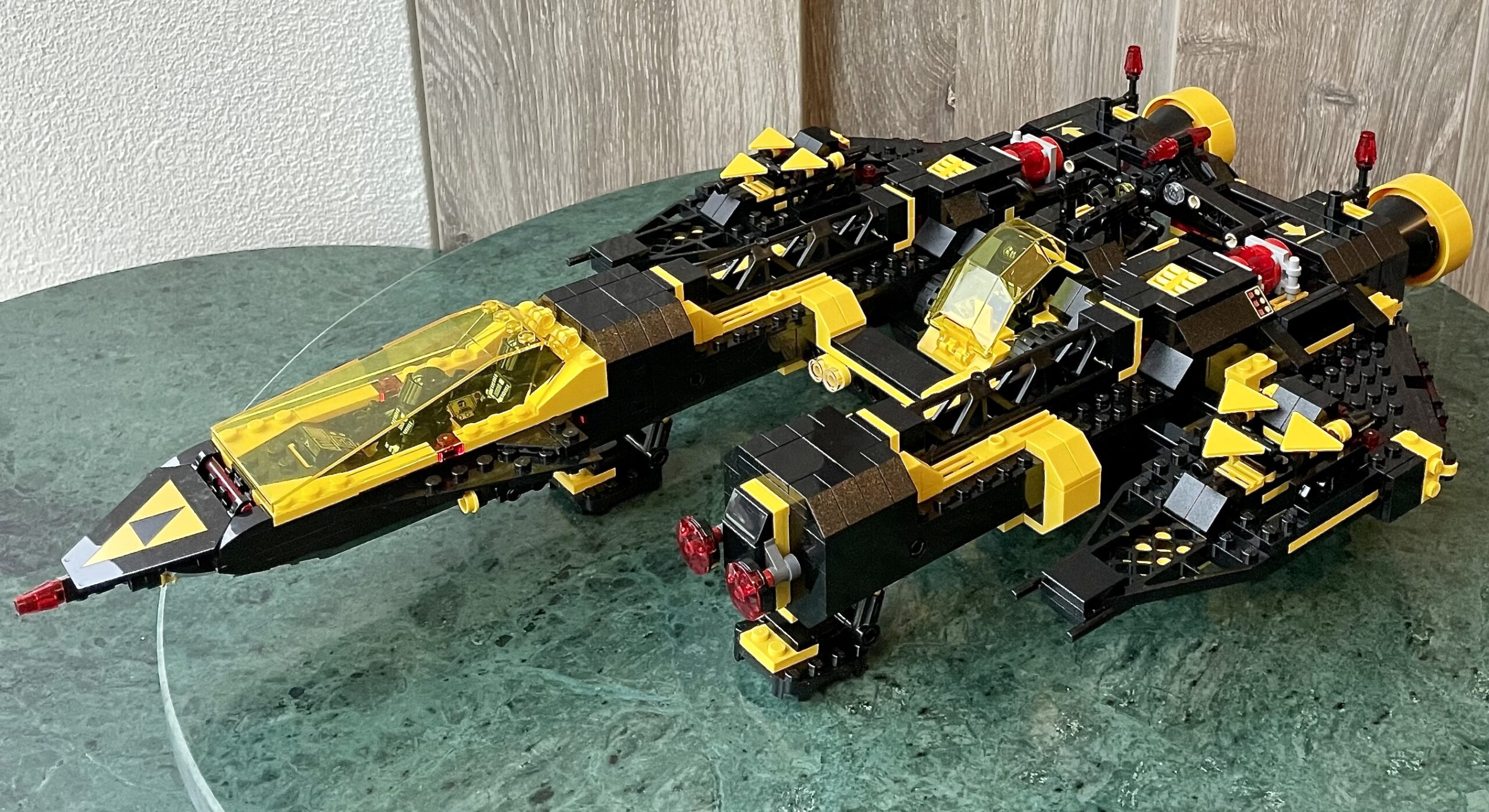 [Review] LEGO Icons 10355 Blacktron Renegade – een mooi eerbetoon aan een klassieker!