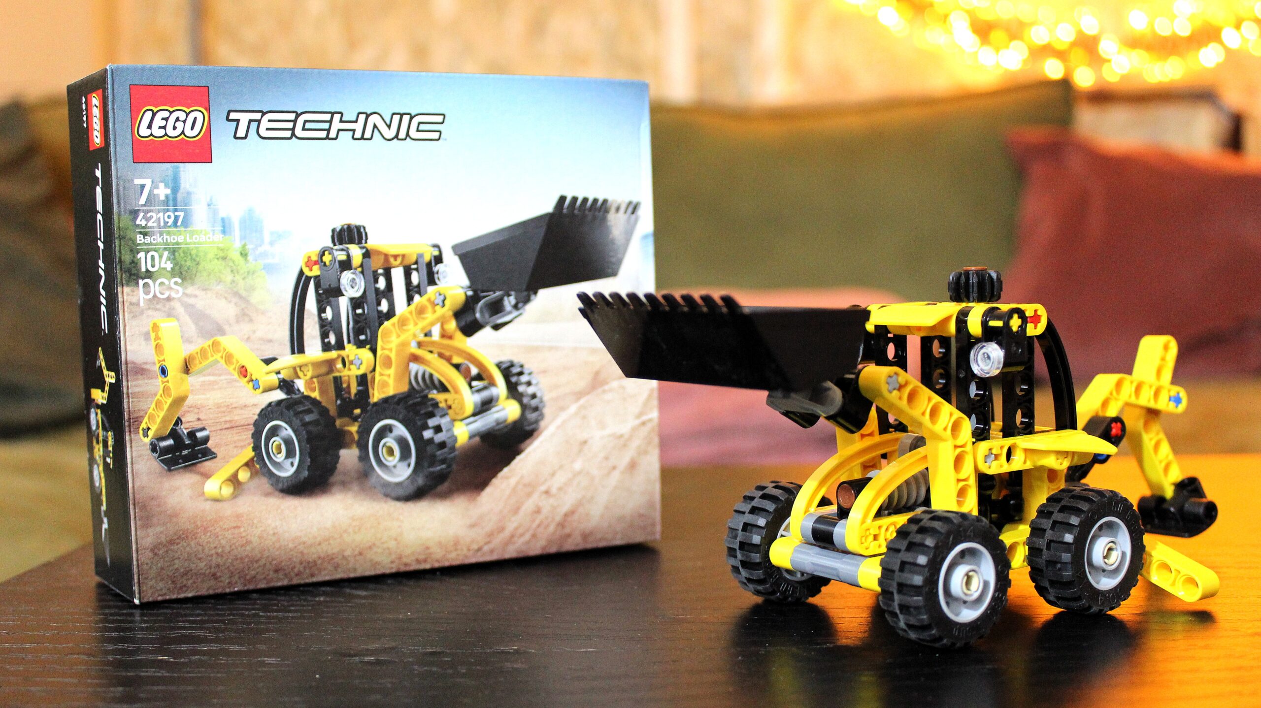 LEGO Technic 42197 Backhoe Loader – het Zwitserse zakmes onder graafmachines
