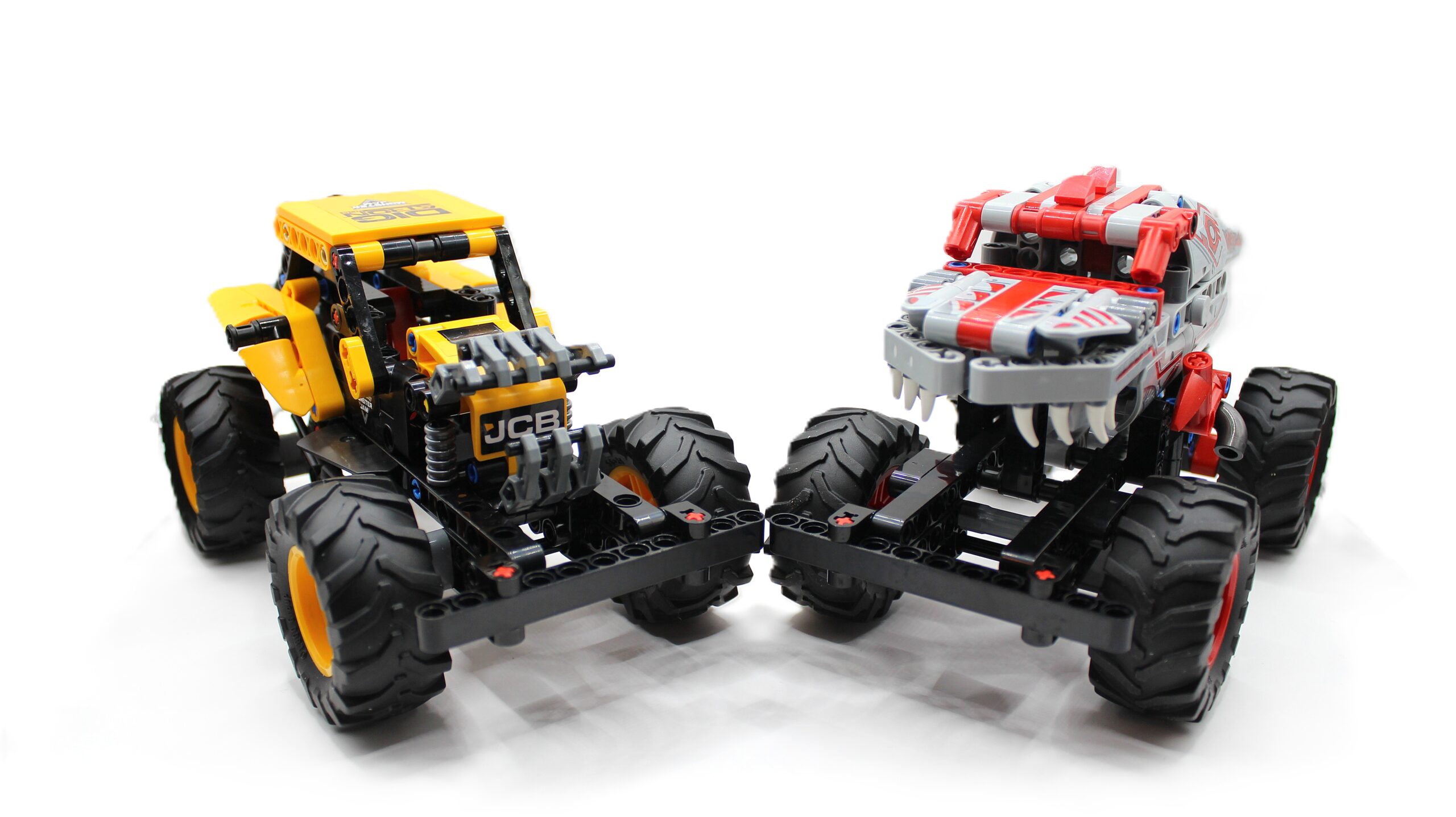 LEGO Technic Monster Jam DIGatron & LEGO Technic Monster Jam ThunderROARus