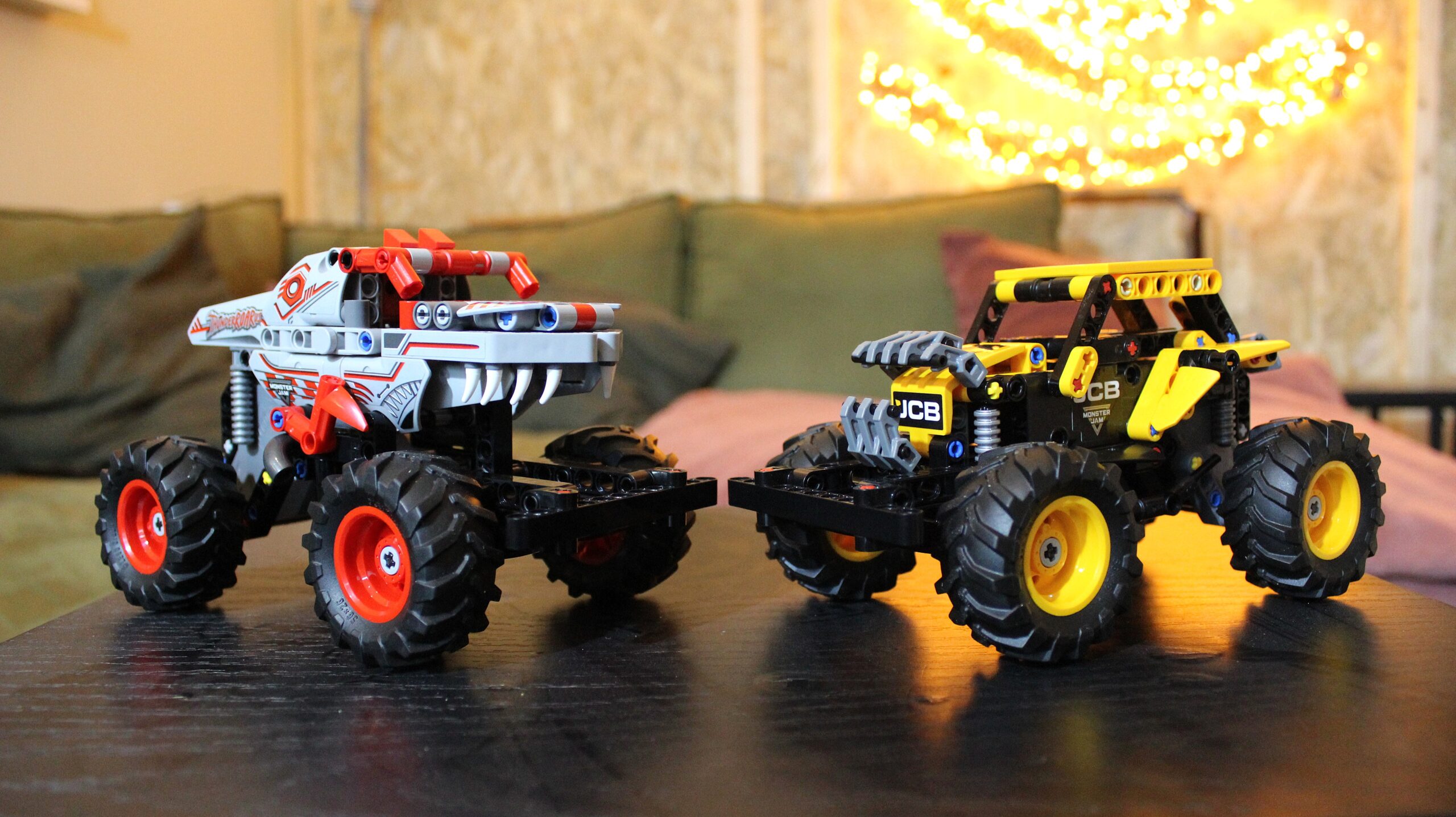 [Review] LEGO Technic Monster Jam DIGatron & LEGO Technic Monster Jam ThunderROARus – Monsters op wielen