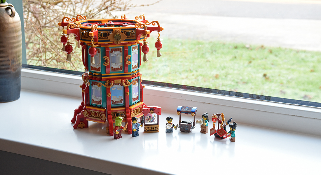 [Review] Geeft LEGO 80116 Trotting Lantern genoeg licht in de donkere wintermaanden?
