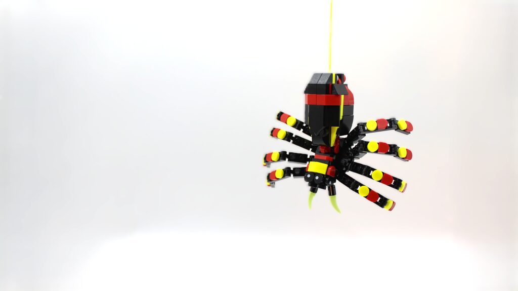 lego 31159 surprising spider 02