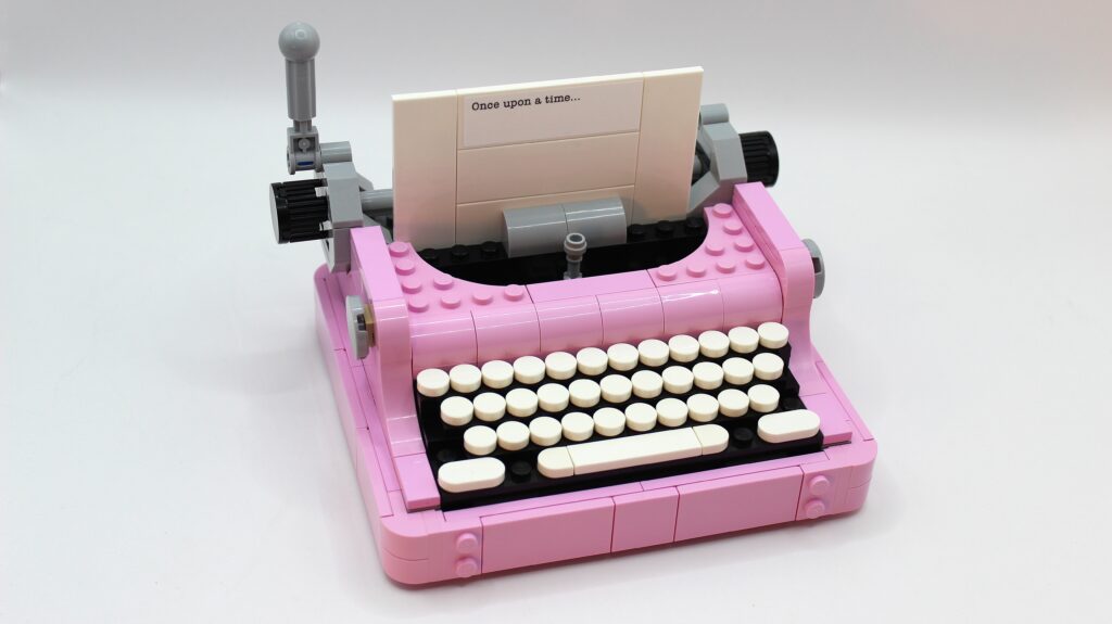 lego 31167 typewriter with flowers 10