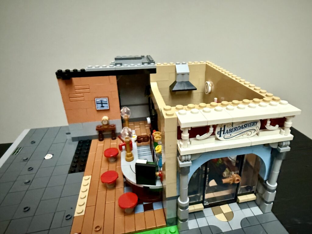lego icons 10350 tudor corner old guarded inn00004
