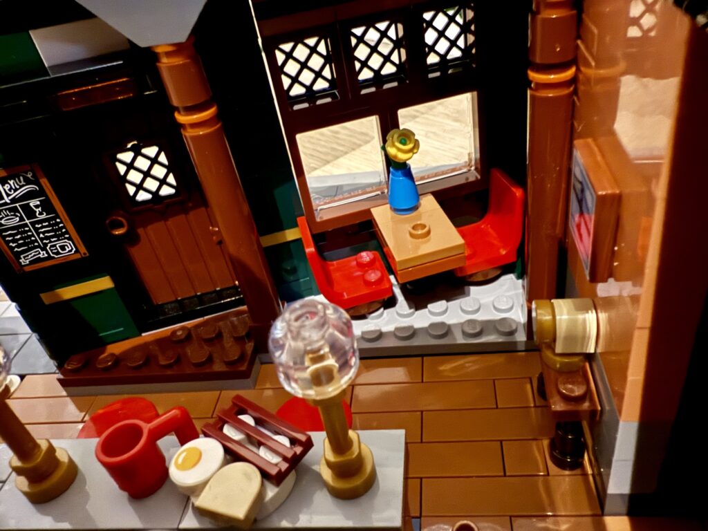 lego icons 10350 tudor corner old guarded inn00012