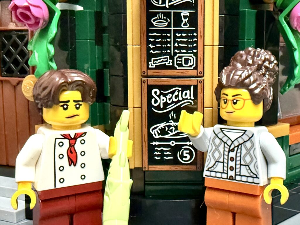 lego icons 10350 tudor corner old guarded inn00019