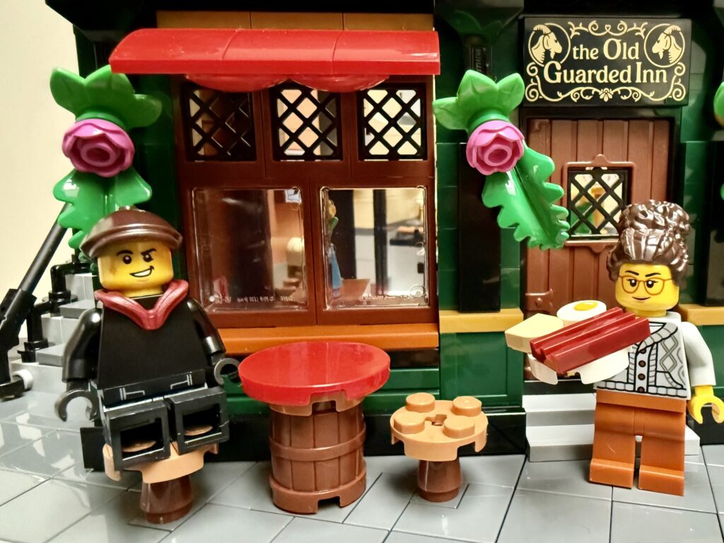 lego icons 10350 tudor corner old guarded inn00020