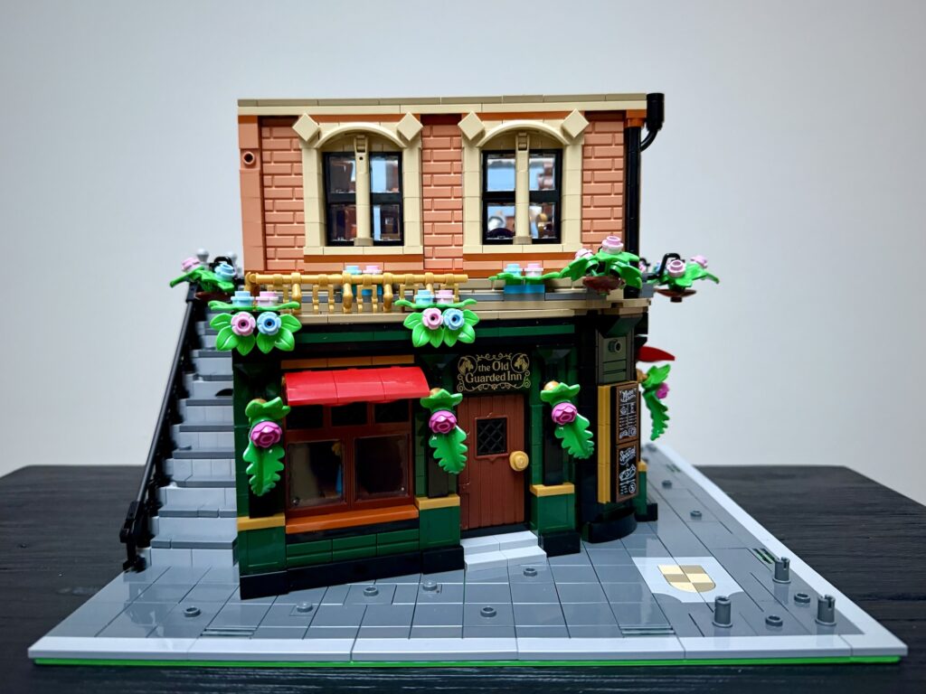 lego icons 10350 tudor corner streetview00003