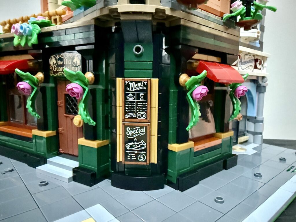 lego icons 10350 tudor corner streetview00007
