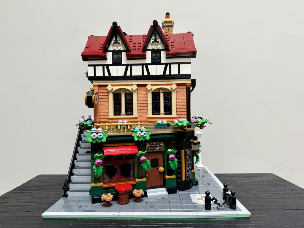 lego icons 10350 tudor corner streetview00013
