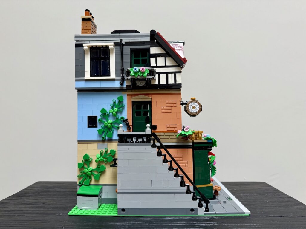 lego icons 10350 tudor corner streetview00015