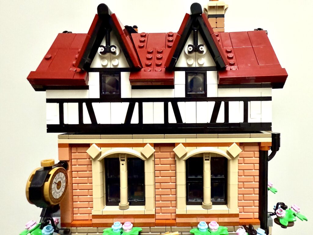 lego icons 10350 tudor corner streetview00017