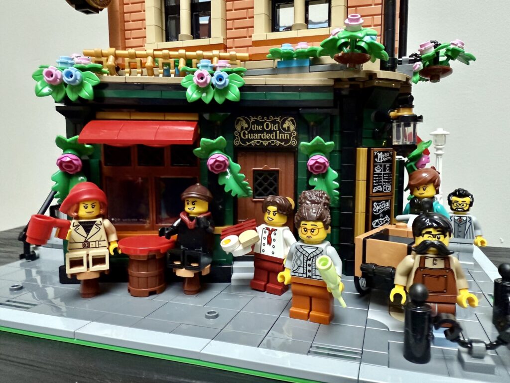 lego icons 10350 tudor corner streetview00020