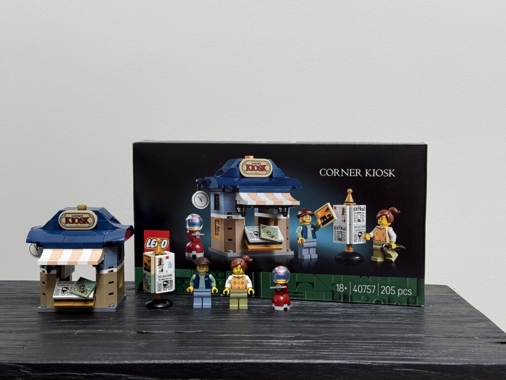 lego icons 40757 corner kiosk00001