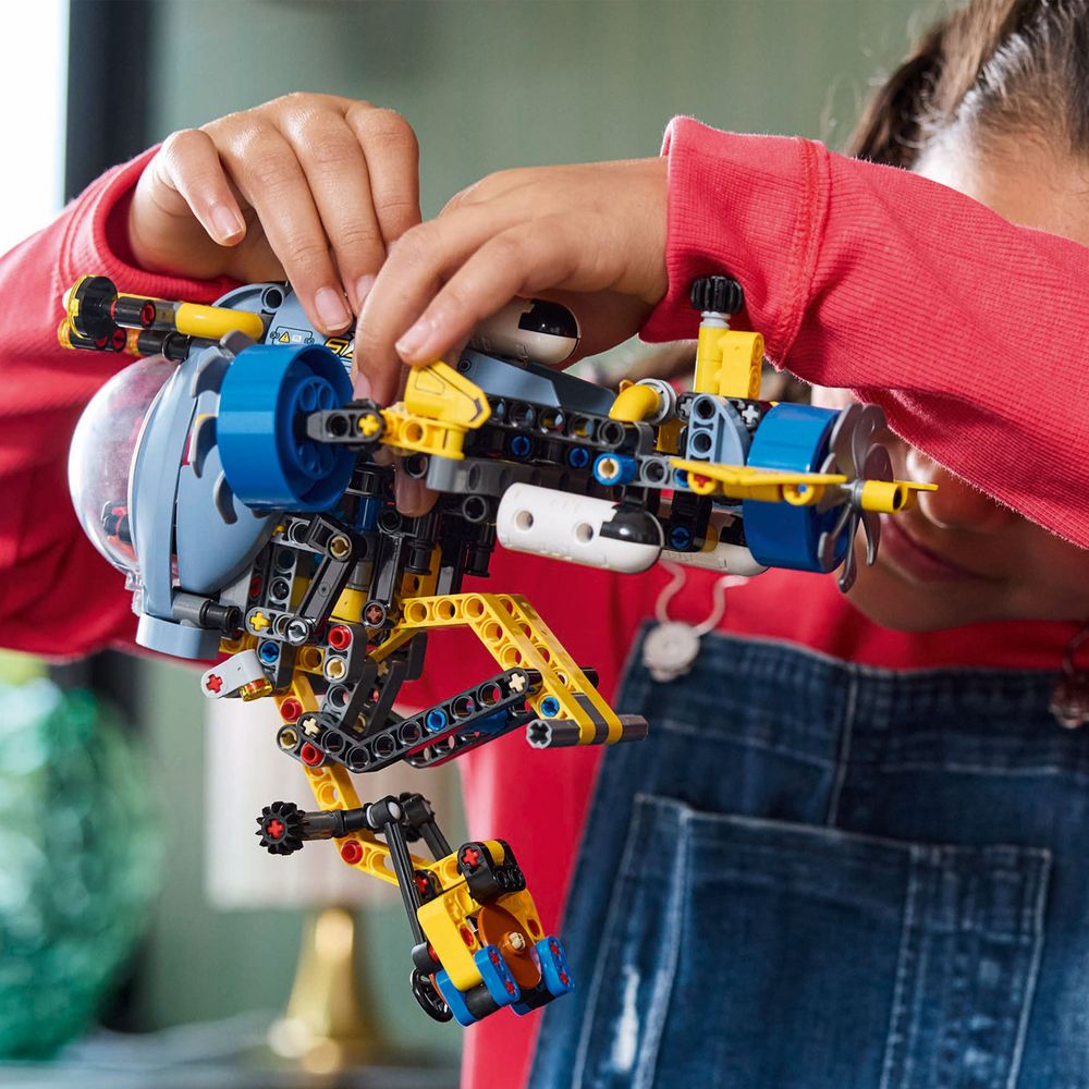 lego technic 42201 deep sea research submarine (3)