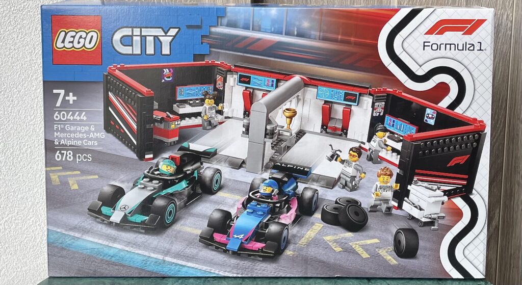 60444 f1 garage & mercedes amg & alpine cars