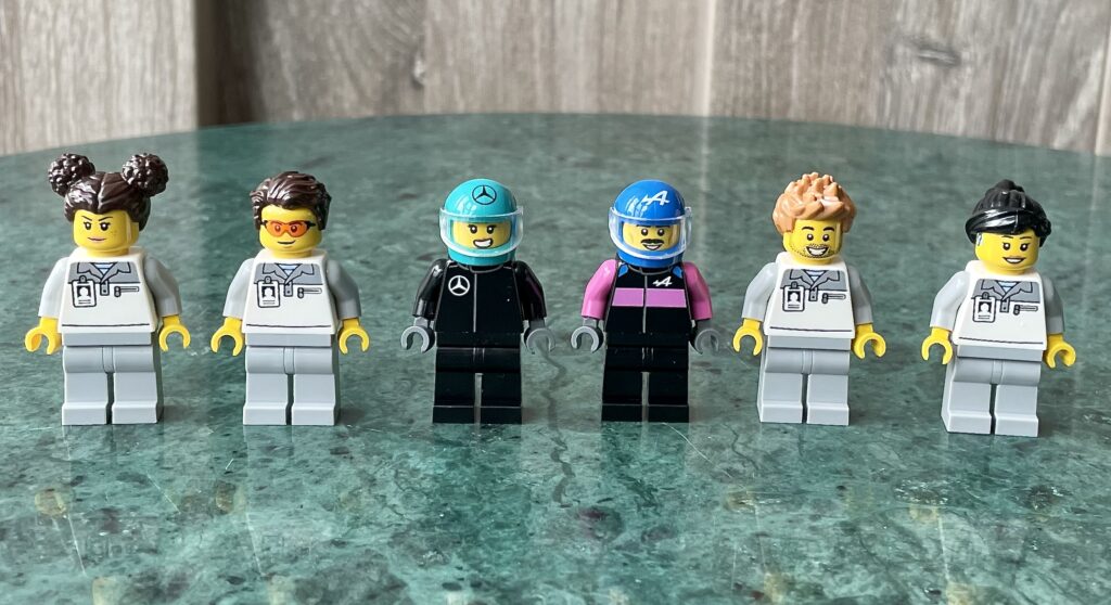 60444 f1 garage & mercedes amg & alpine cars 2