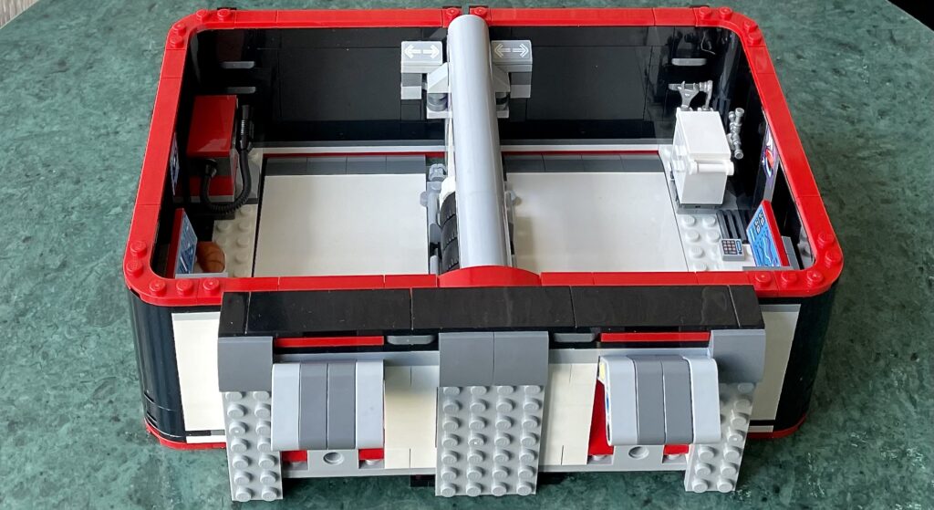 60444 f1 garage & mercedes amg & alpine cars 9
