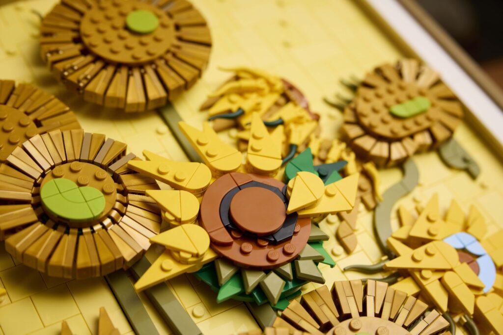 lego art 31215 vincent van gogh sunflowers details (1)