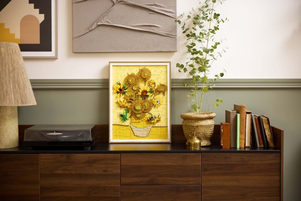 lego art 31215 vincent van gogh sunflowers lifestyle (1)