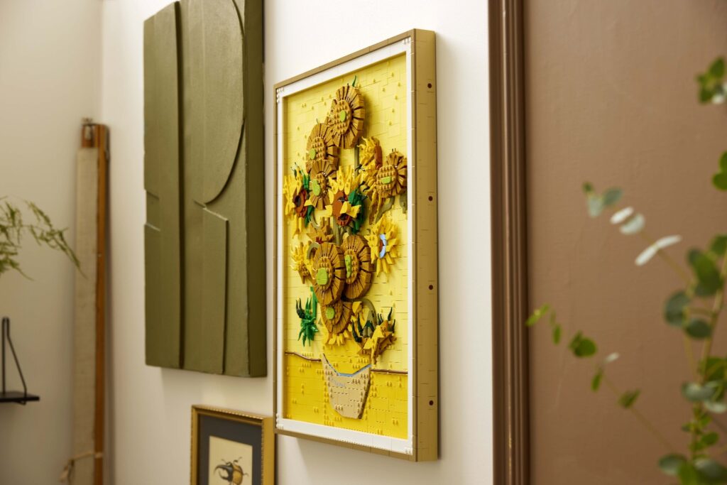 lego art 31215 vincent van gogh sunflowers lifestyle (2)