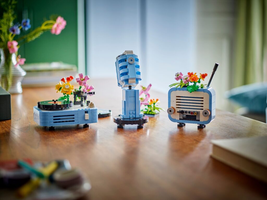 lego creator 31172 player with flowers (10)