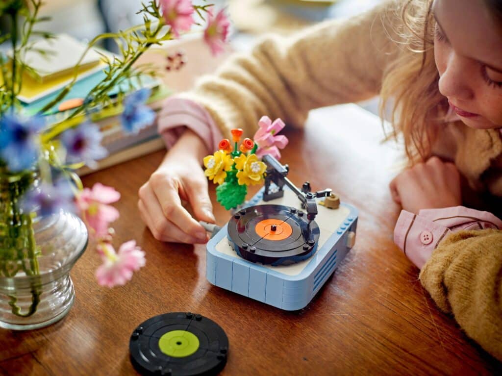 lego creator 31172 player with flowers (5)