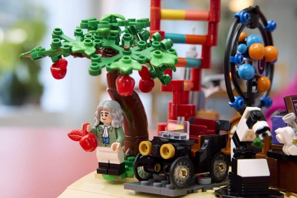 lego ideas 21355 the evolution of stem (4)