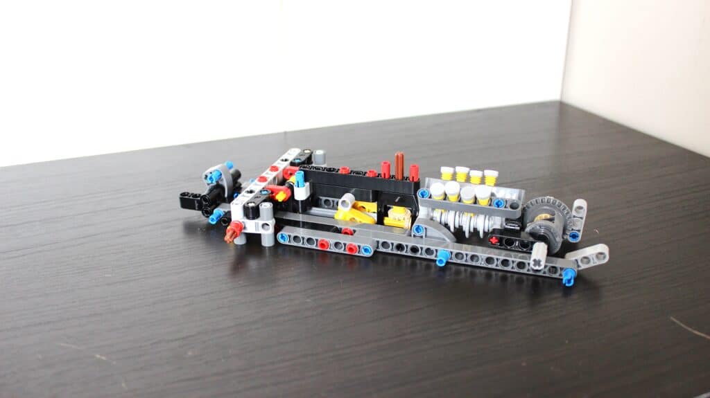 lego 42205 chevrolet corvette stingray 04