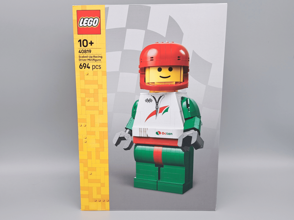 [review] lego 40819 up scaled racing driver minifigure (11)