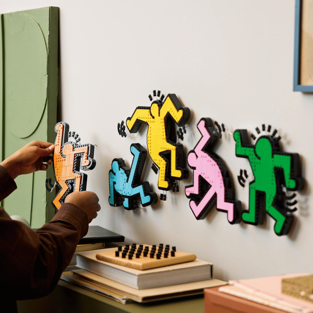 lego art 31216 keith haring dancing figures (3)