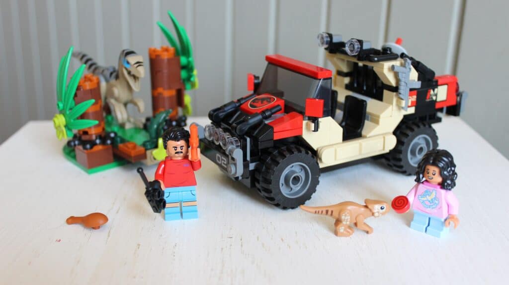 lego jurassic world 76972 raptor off road escape 16